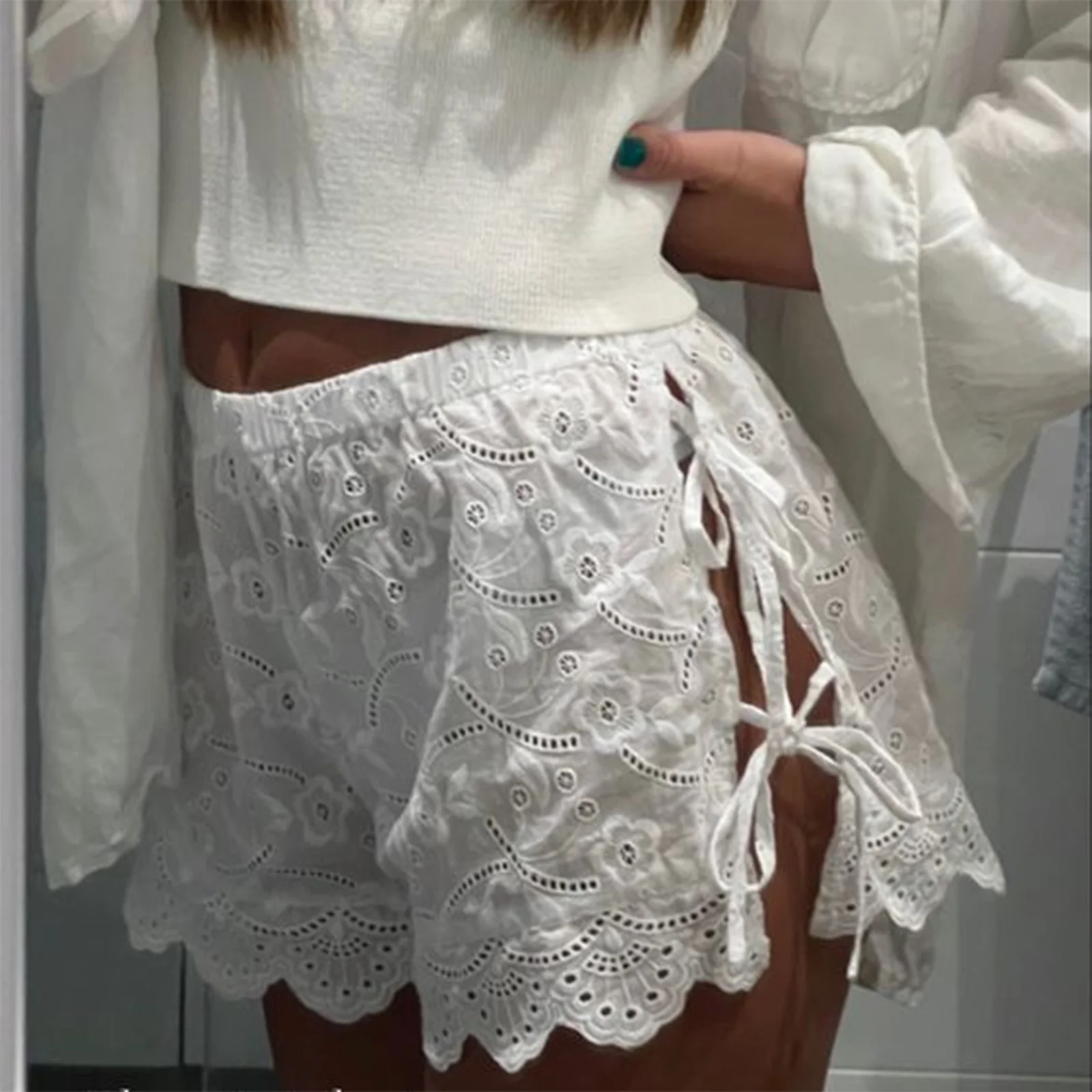 

Women Summer Eyelet Lace Shorts Casual Side Tie up Cutout Elastic Short Pants for Vacation Beach Club Streetwear