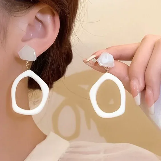 New White Color Acrylic Rhombic Long Drop Earrings for Women Simple Exaggerated Hollow Geometry Irregular Resin Jewelry