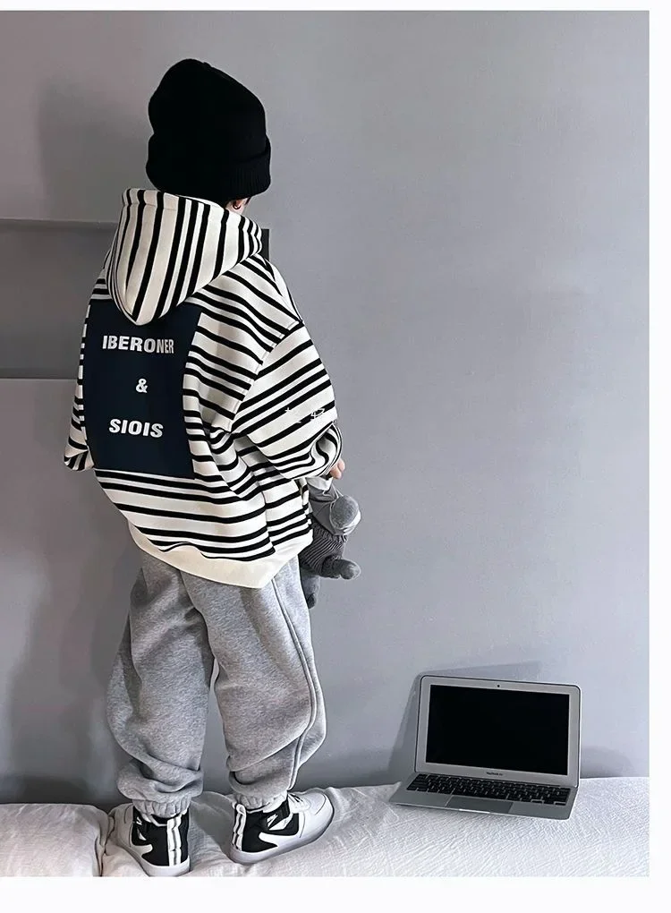 ZOETOPKID Frühling Herbst Schulkinder 2-teiliger Trainingsanzug Jungen Lockerer Gestreifter Pullover+Graue Jogginghose Workout-Sets Kinder Jogger-Outfit – Detail 7