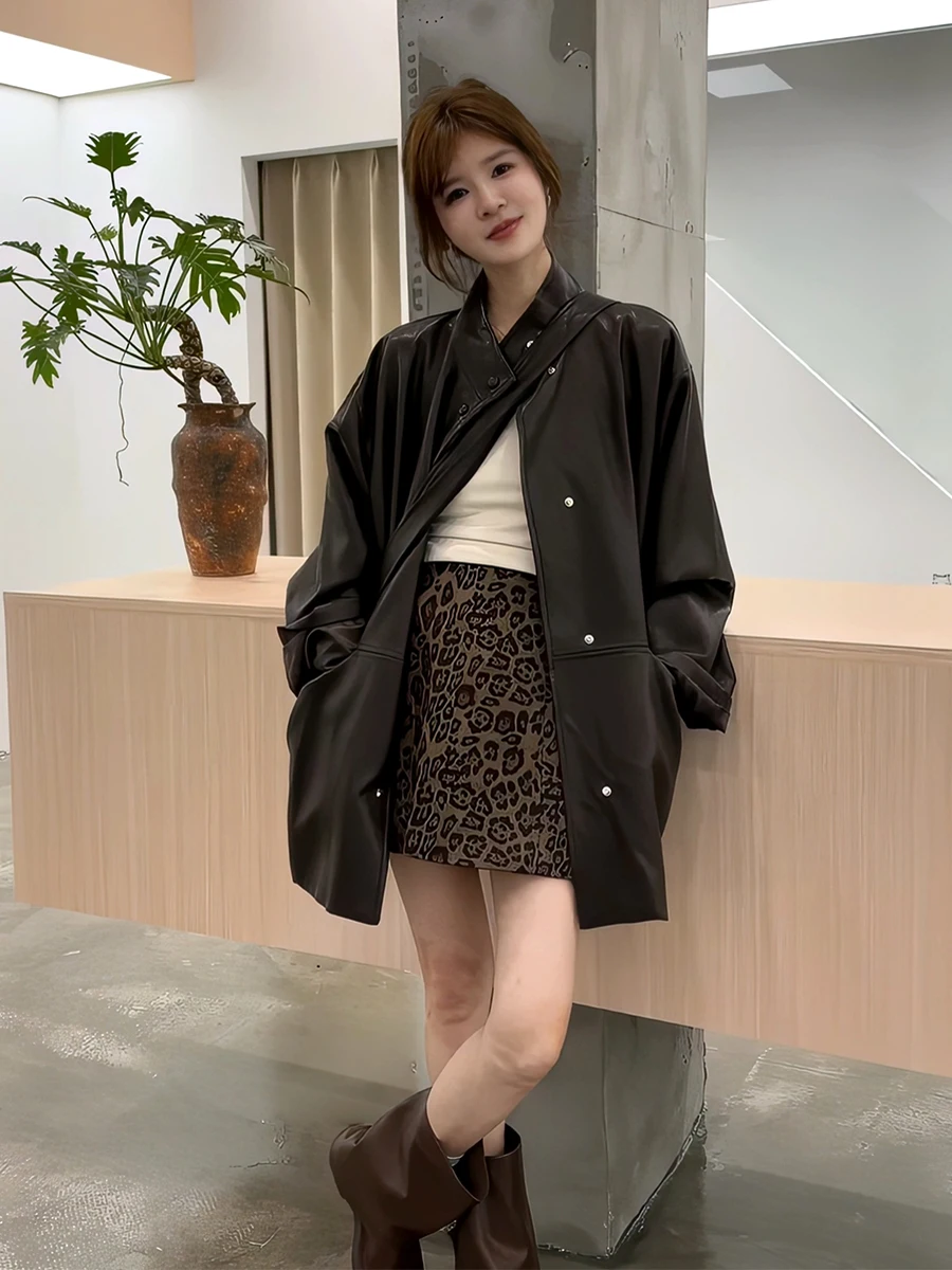 スリム効果のあるヴィンテージ風マットなミドル丈ボタンアップレザージャケット、レディースファッショナブルなアウタートップ、PUレザー