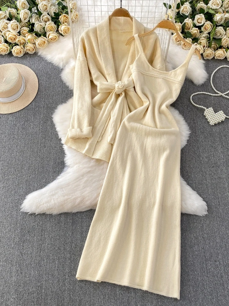 

Легкий стиль зрелой богини, элегантный ремешок на талии, свитер с v-образным вырезом + однотонное платье на подтяжках, комплект из двух предметов