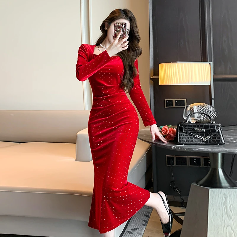 

Hot Diamond Velvet Dress for Women's 2023 Autumn/Winter New High end Luxury Square Neck French Style Hip Wrap Dress