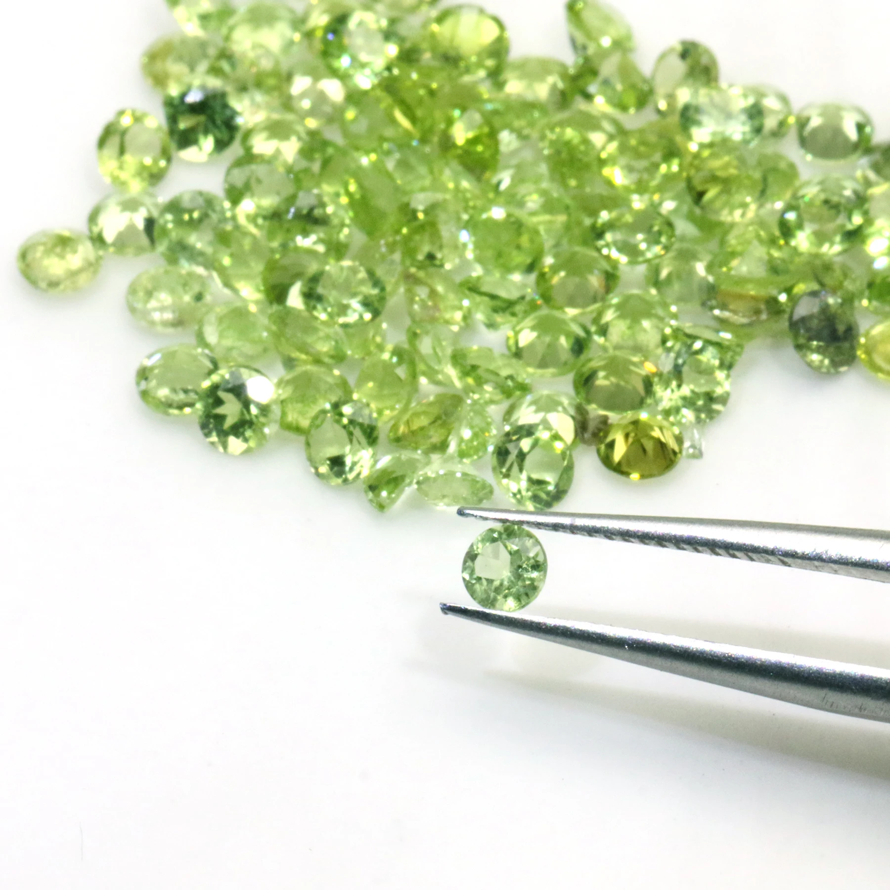 Wholesale Natural Loose gemstone Peridot 0.8-4.5mm  Round Cut