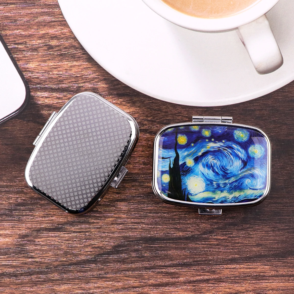 Art Starry Sky Pill Boxes Van Gogh Sealed Subpackage Case Portable Medicine Box Mini Organizer Storage Pills Container Case