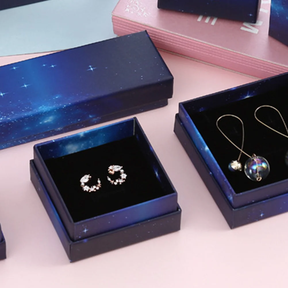 

Набор из 6 прочных подарочных коробок для ювелирных изделий: для колье, серег, колец, браслетов. Безопасное хранение, органайзер, декор для рабочего стола.