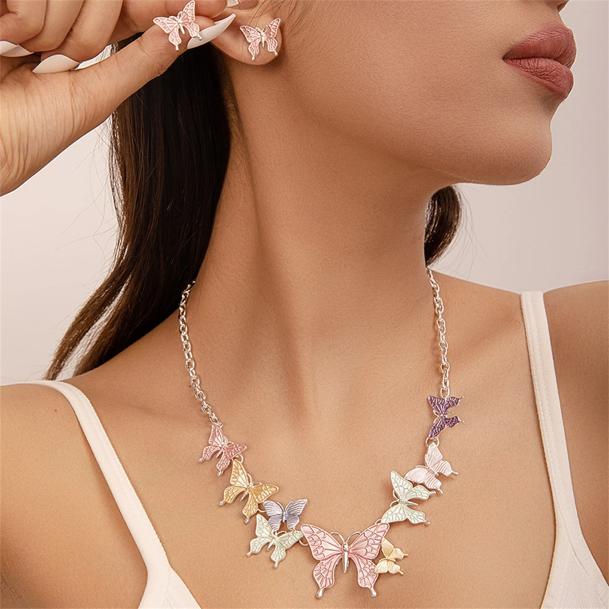 

WAKA Floral Statement Necklace for Women Elegant Daisy Flower Choker Colorful Fashion Jewelry Trendy Accessories for Party Gift