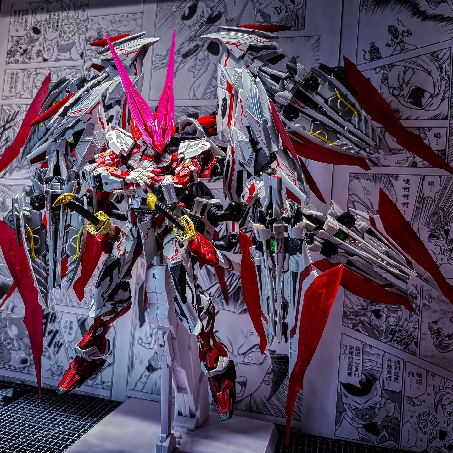 

DABAN Red Dragon Heresy 1/100 Scale MB Style MG Assembly Model Kit with Stand Water Decals Large Batch Toy & Hobbies Collectible