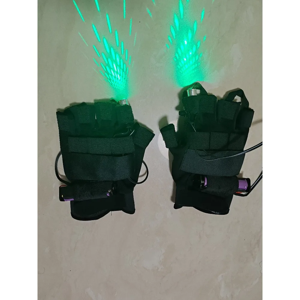 Green Laser Gloves Laser Beam Flash Finger Nightclub Bar Party Dance Singer Props DJ Mechanical Gloves LED Light