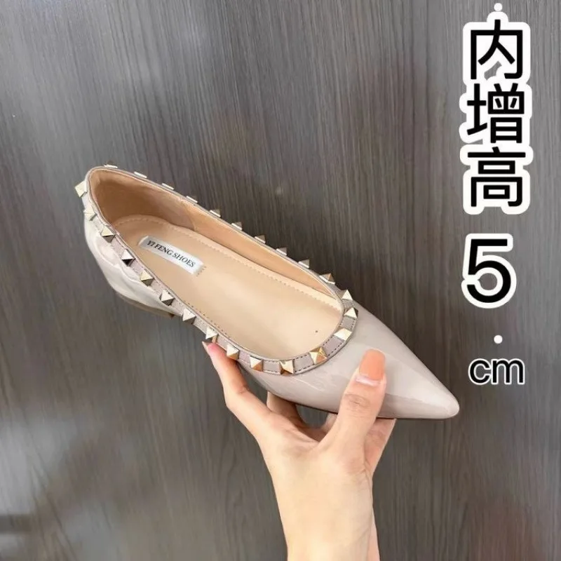 

New Style Height-Increasing Fashion Rivet Shoes Pointed Soft Patent Leather Low Heel Single Shoes Commuting Women's Shoes