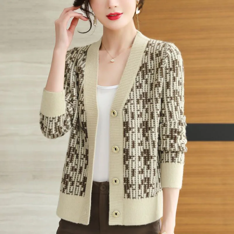 

Fashion Knitwear Cardigan Female 2026 Autumn Winter New Korean High-Quality Sweater Coat Woman V-neck Jacket Simple Overwear Top