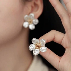 Imitation Perle große Blume Ohr stecker Ohrringe für Männer weiße Luxus Nische Designer Damen Ohrringe Party Geschenk zubehör