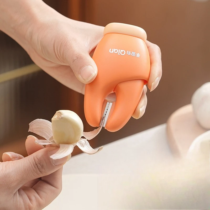 1Pc 2 In 1 Magnetic Garlic Peeler Ginger Scraper Crab Claw Shape Garlic Peeling Clipper Handle Household Kitchen Tool