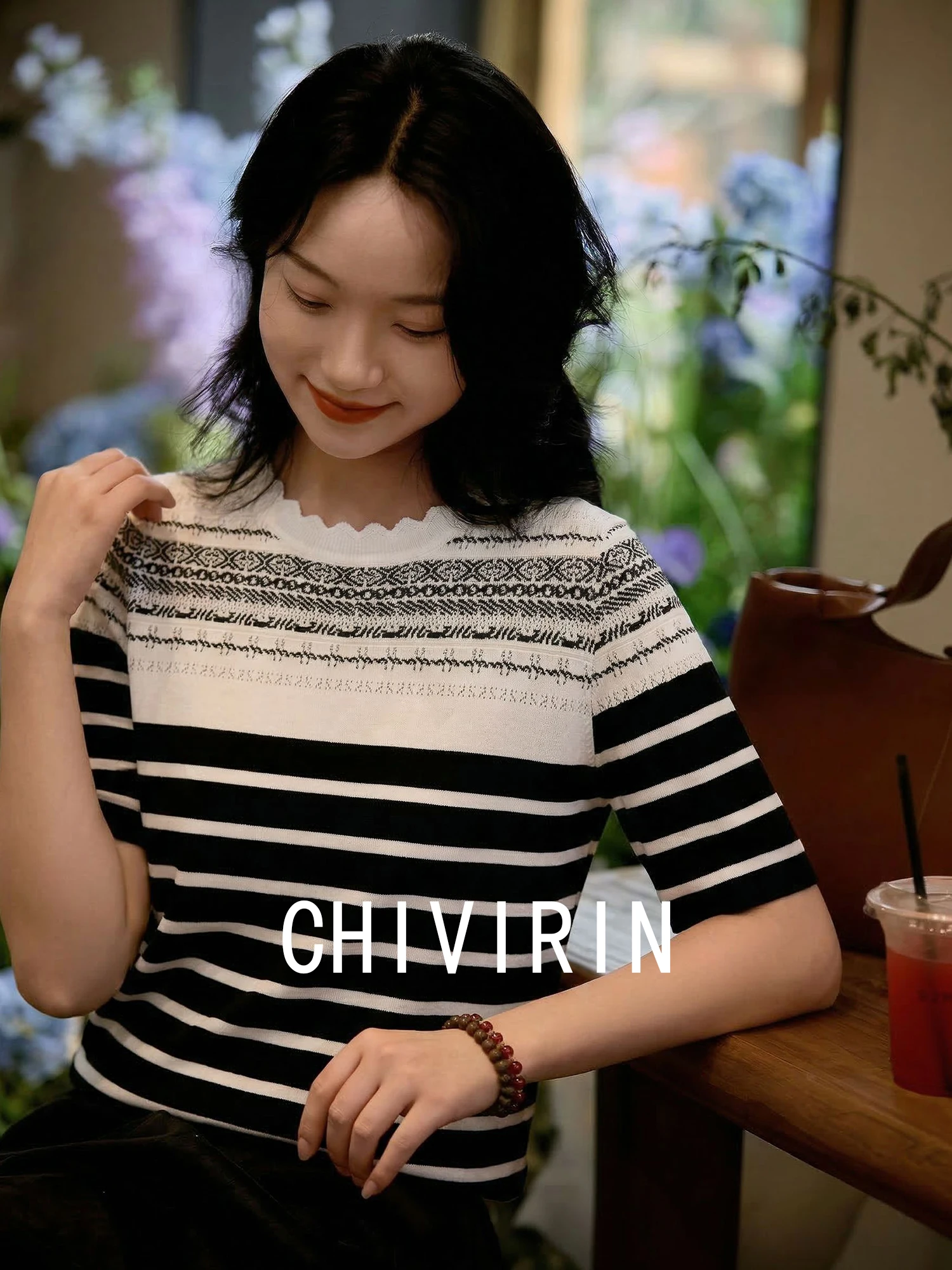 

Chivirin Women's Knitted Stripe Top Loose Fit Short Sleeve round Neck Slimming Summer Fashion High End Color Block Knitwear