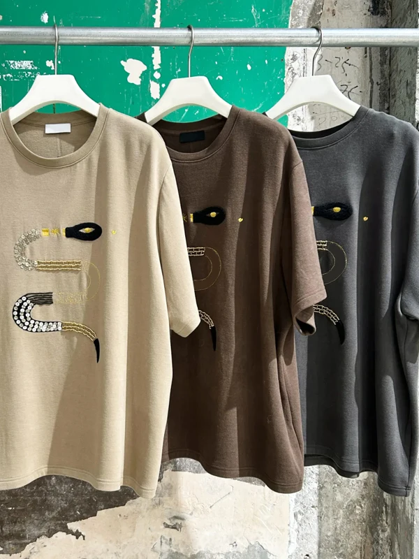 

Футболка Heidd Snake Year Glitter с круглым вырезом, свободного кроя, с объемной вышивкой, модный бренд, корейская версия, из полиэфирного волокна