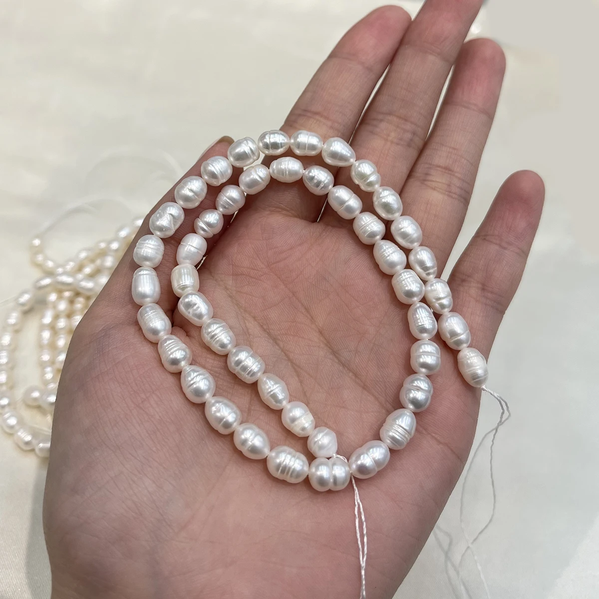 DIY Perlmuttperlen, natürliche Süßwasser-Reisperlen für die Schmuckherstellung, DIY Halsketten, Armbänder, Ketten, Ohrringe, Accessoires – Detail 3