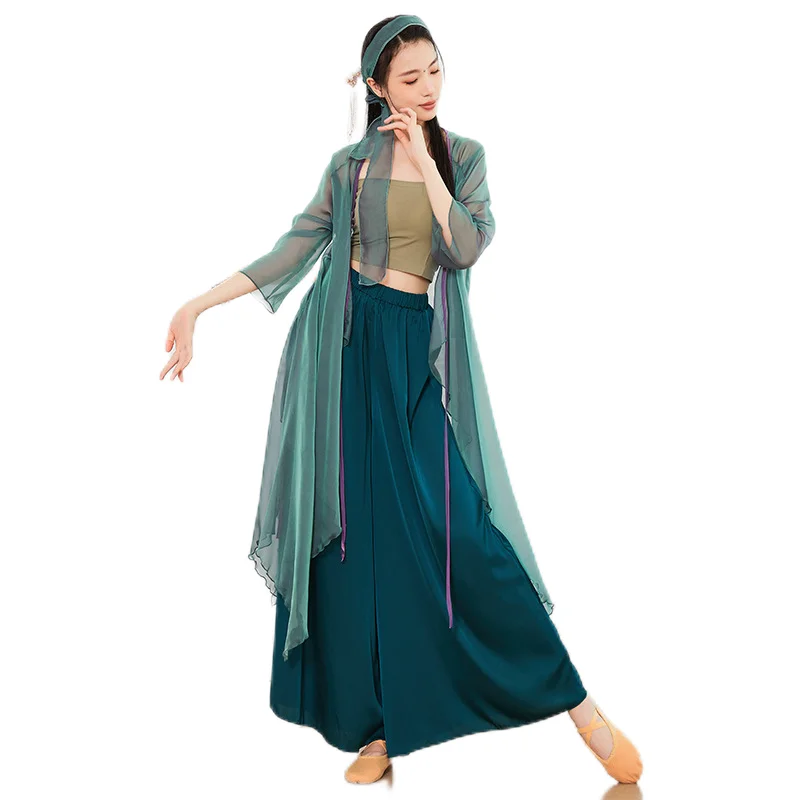 

Classical Dance Costume for Female Lead In The Play Green Snake Featuring A Chinese-style Dance with Flowing Chiffon Fabric