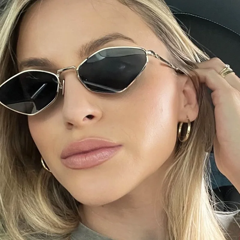 1PC Diamond Polygon Small Frame Sunglasses 2025 New Metal Sunglasses for Fashion Show Minimalist Women
