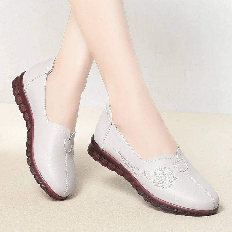 

Spring Women Flats Wedges Soft Leather Shoes Causal Slip-on Loafer Comfortable Office Work Mother Soft Bottom Loafers 2024