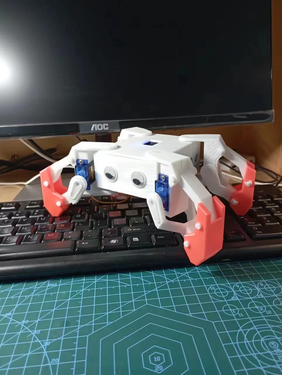 Rememcontrol-Robot bionique araignée quadrupède 4 DOF, imprimante 3D pour Ardu37, avec kit vapeur programmable ESP8266 WIFI