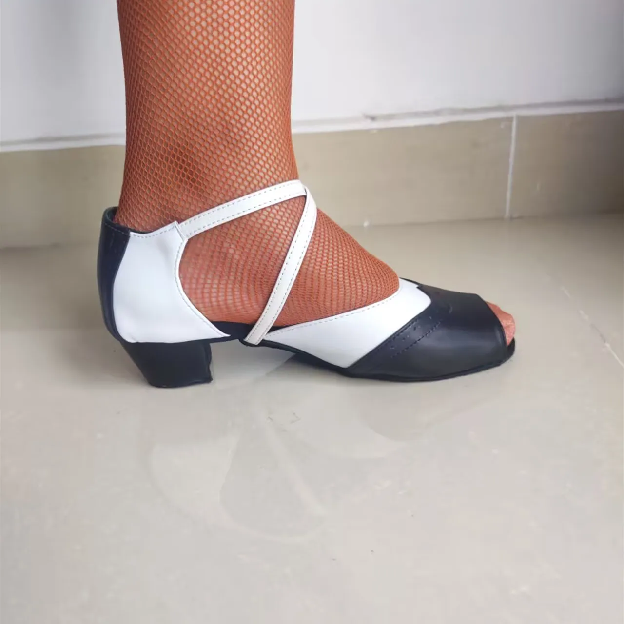 Evkoodance DIY Practice Women Dance Shoes Black Leather Latin Ballroom Shoes Girls Latin Salsa Tango Party Dancing Shoes Factory