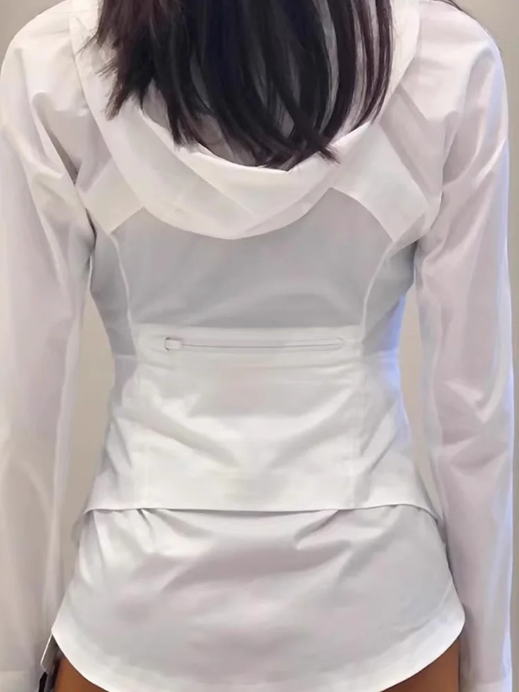 

Новая летняя коллекция: Женская модная рубашка Slim Fit с капюшоном, легкая, спортивная, с защитой от солнца, для йоги, белая, с узором «рыбья кость»