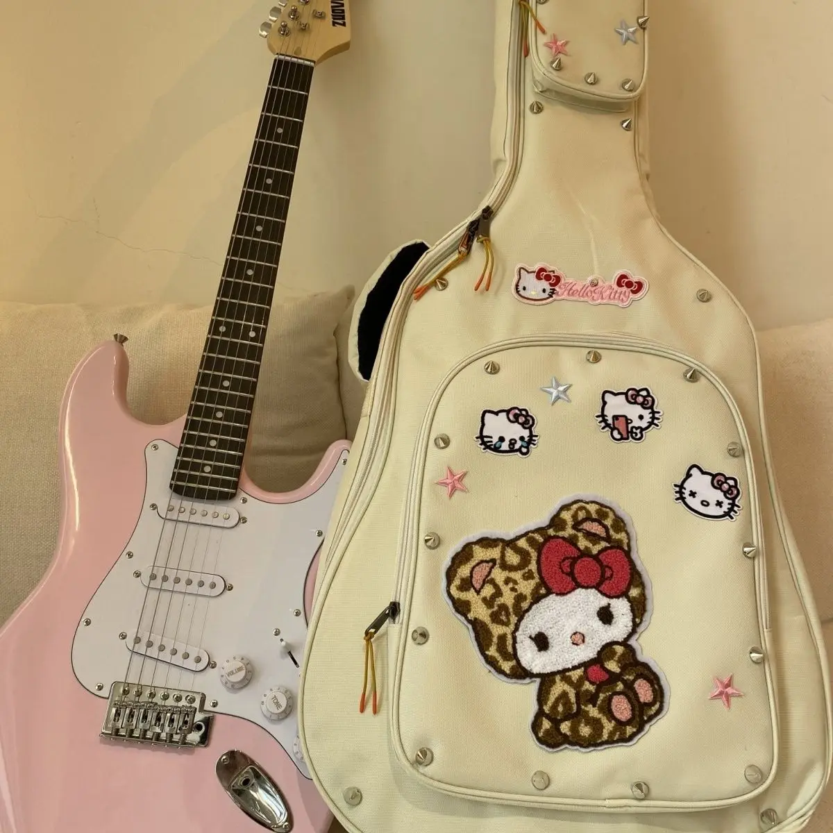 

Anime Sanrio Hello Kitty Folk Electric Guitar Exclusive Backpack Acoustic Guitar 41 Inch Alternative Culture Guitar Case Cute
