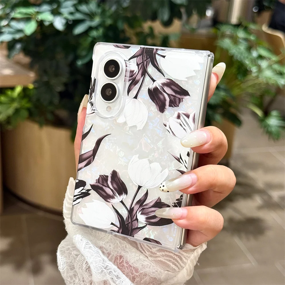 Black White Tulip Shell Texture Phone Case For Samsung Galaxy Z Fold 8 Ultra Z Fold 7 6 5 4 3 Shockproof Protective Cover Women
