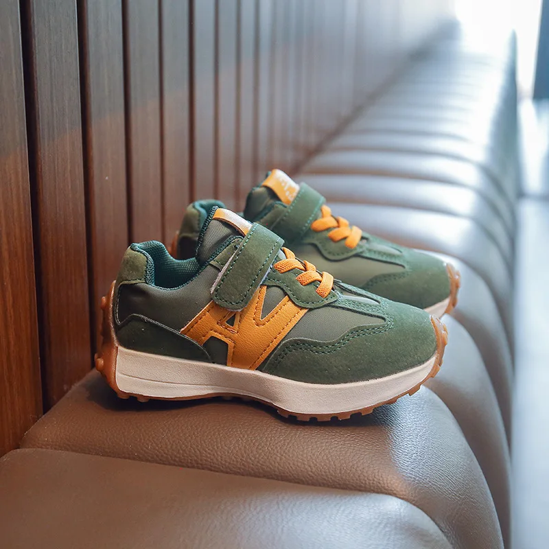 All-Season Kids Casual Shoes Boys Girls Outdoor Walking Shoes Student Non-slip Sports Shoes Children Hiking Versatile Sneakers