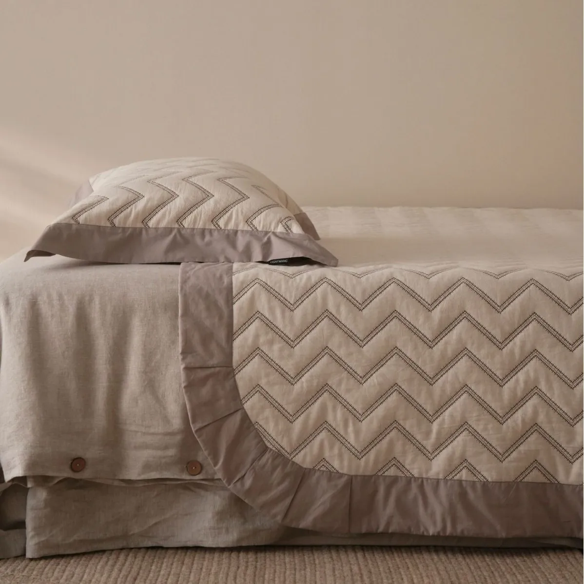 Vintage Cotton Linen 3-Piece Bedspread Set, Wavy Stitch Lightweight Quilt, Geometric Jacquard Solid Color Thin Comforter