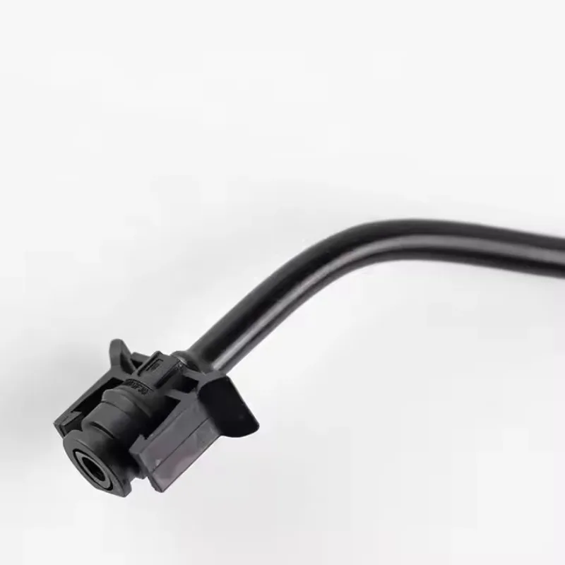 Lr024251 Radiator Top Overflow Hose 2.0L 16V Petrol Diesel for Land Rover Range Rover Evoque Upper Water Pipe To Expansion Tank