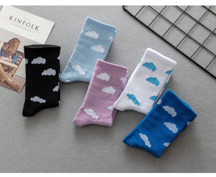 Socks Female Sky Blue Small Fresh White Cloud Student Sports Tide Socks Female Couple Hip-hop Skateboard Socks