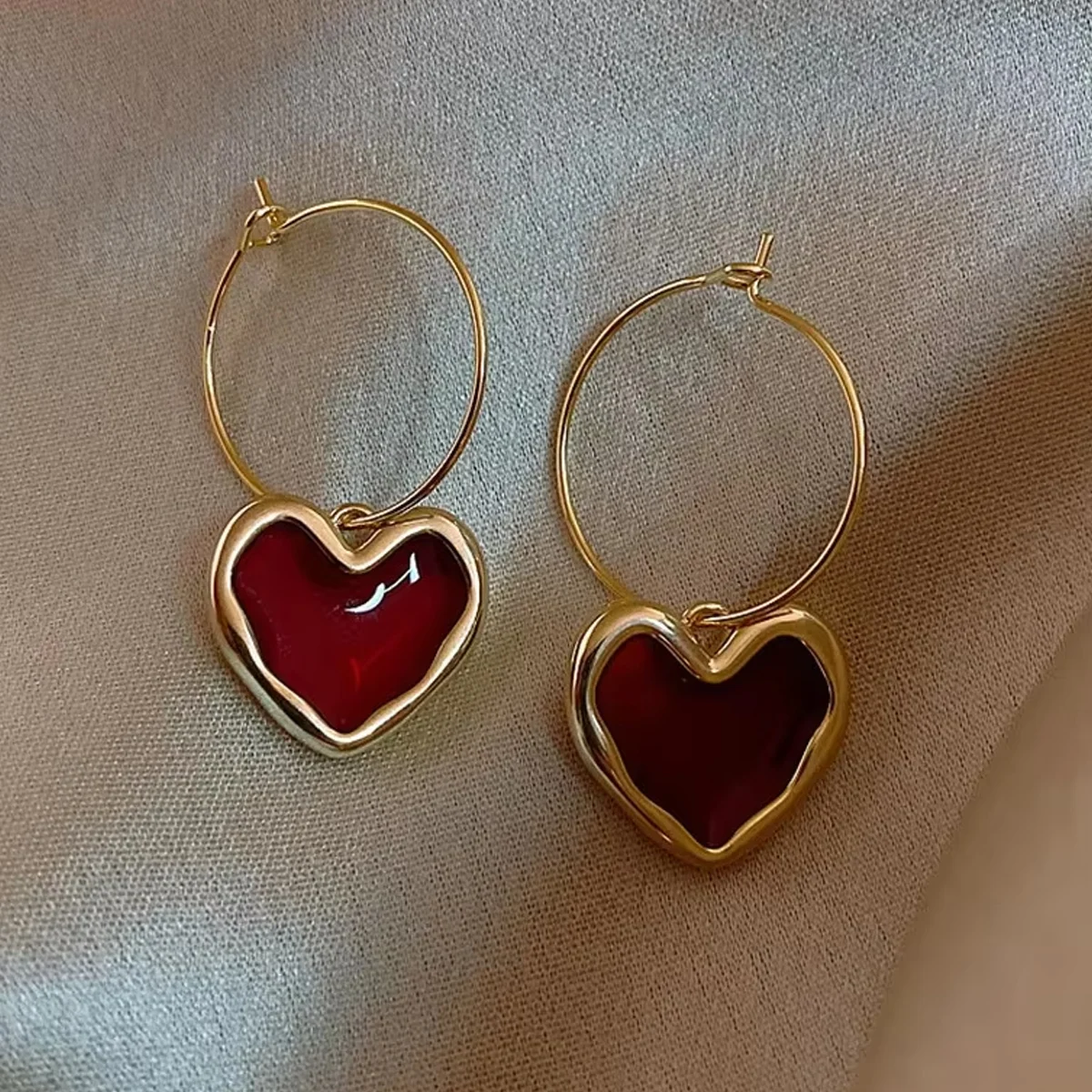 Exquisite Heart Hoop Earrings For Women Chic Red Crystal Stone Gold Color Tiny Earrings Sweet Holiday Wedding Jewelry Girl Gift image 3