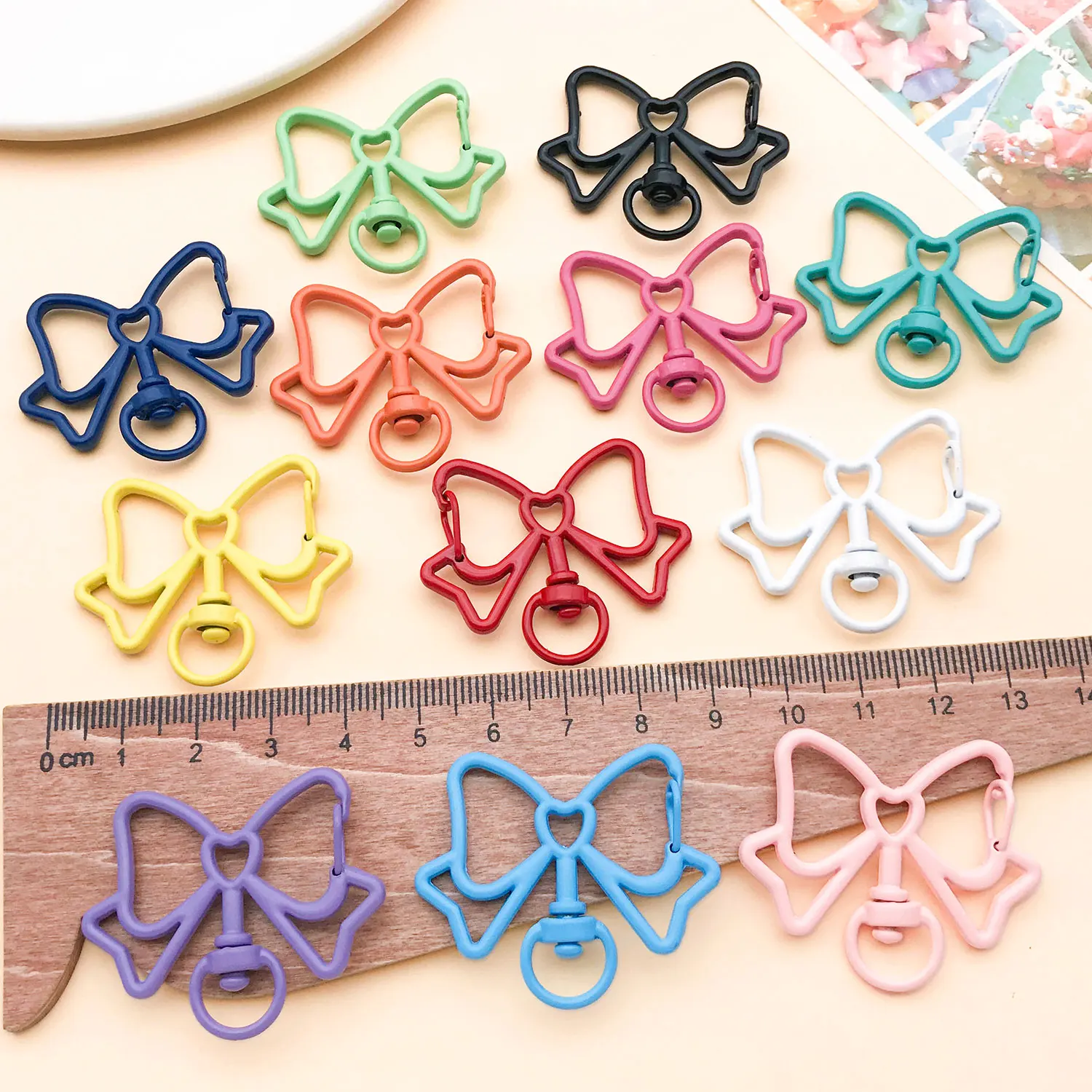 30pc 32.5x39mm Zinc Alloy Paint Bow Spring Buckle Dog Buckle DIY Key Chain Bag Pendant Universal Buckle view 3
