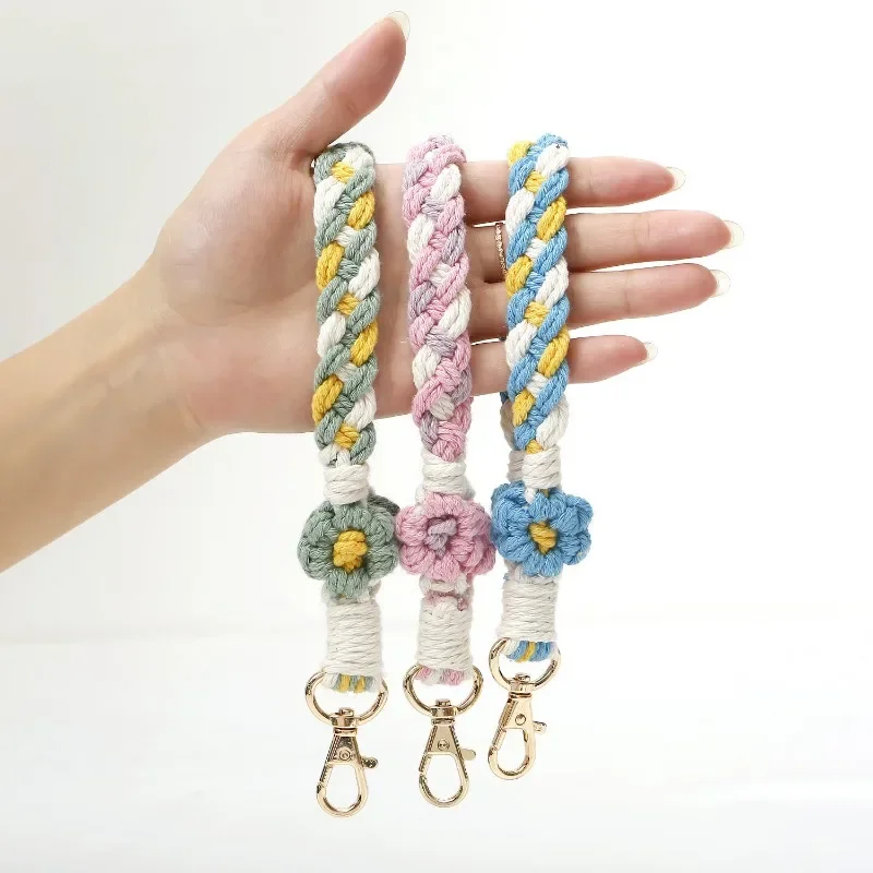 2023 Retro Pastoral Style Daisy Wristband Keychain Handmade DIY Knitted INS Handmade Key Chain for Women Girl