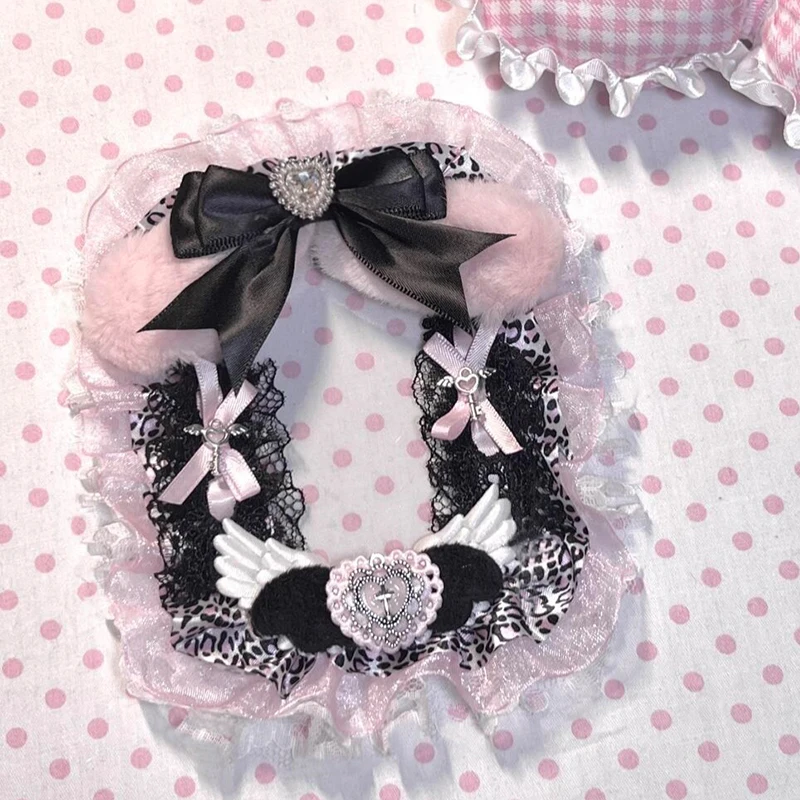 Hand‑crafted photo card holder with lace plush trim, attached chain. Clear PVC shell protects 3‑inch prints, collectible photocards. Hobby accessory for card collectors, decorative shell for hobby collectibles