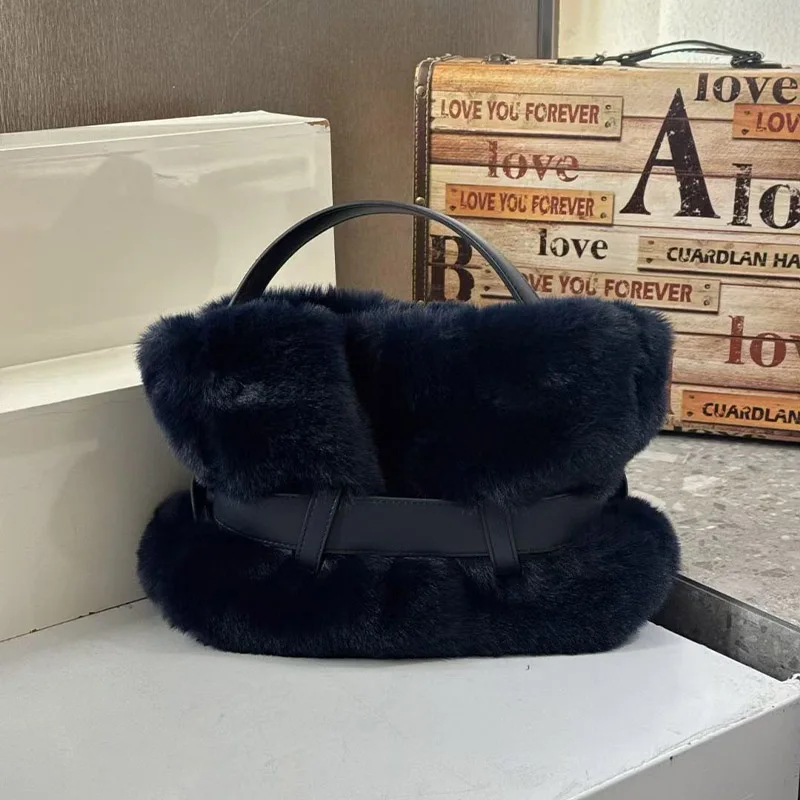 กระเป๋าสะพายไหล่แฟชั่นสุดฮิต ดีไซน์หรูหรา สไตล์เรโทร กระเป๋าถือสุดเก๋สำหรับงานปาร์ตี้ พร้อมหัวเข็มขัด สายสะพายข้าง เหมาะสำหรับการเดินทาง