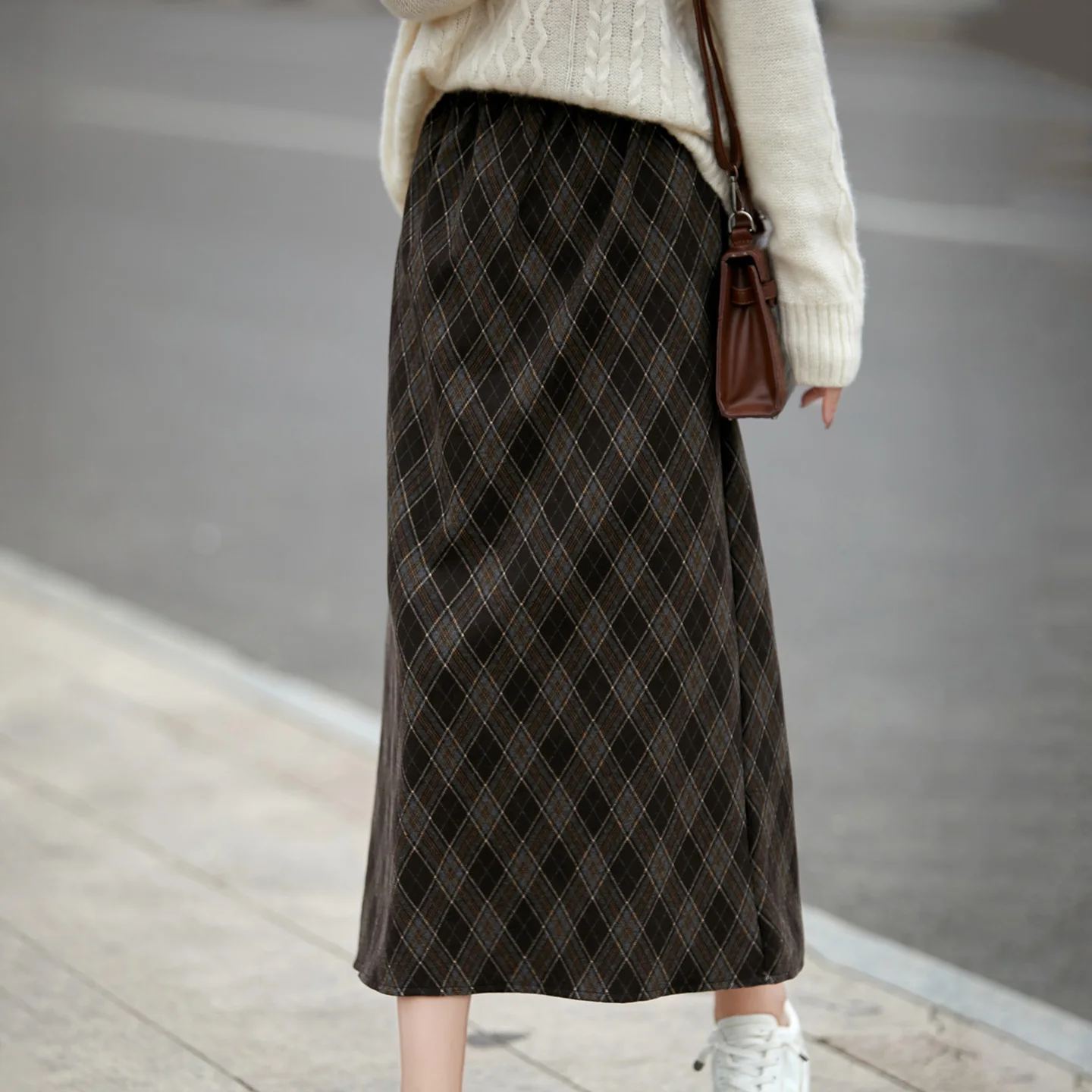 Autumn And Winter New Ladies Retro Gentle French Thick Diamond Plaid Skirt Slim Split Bag Hip