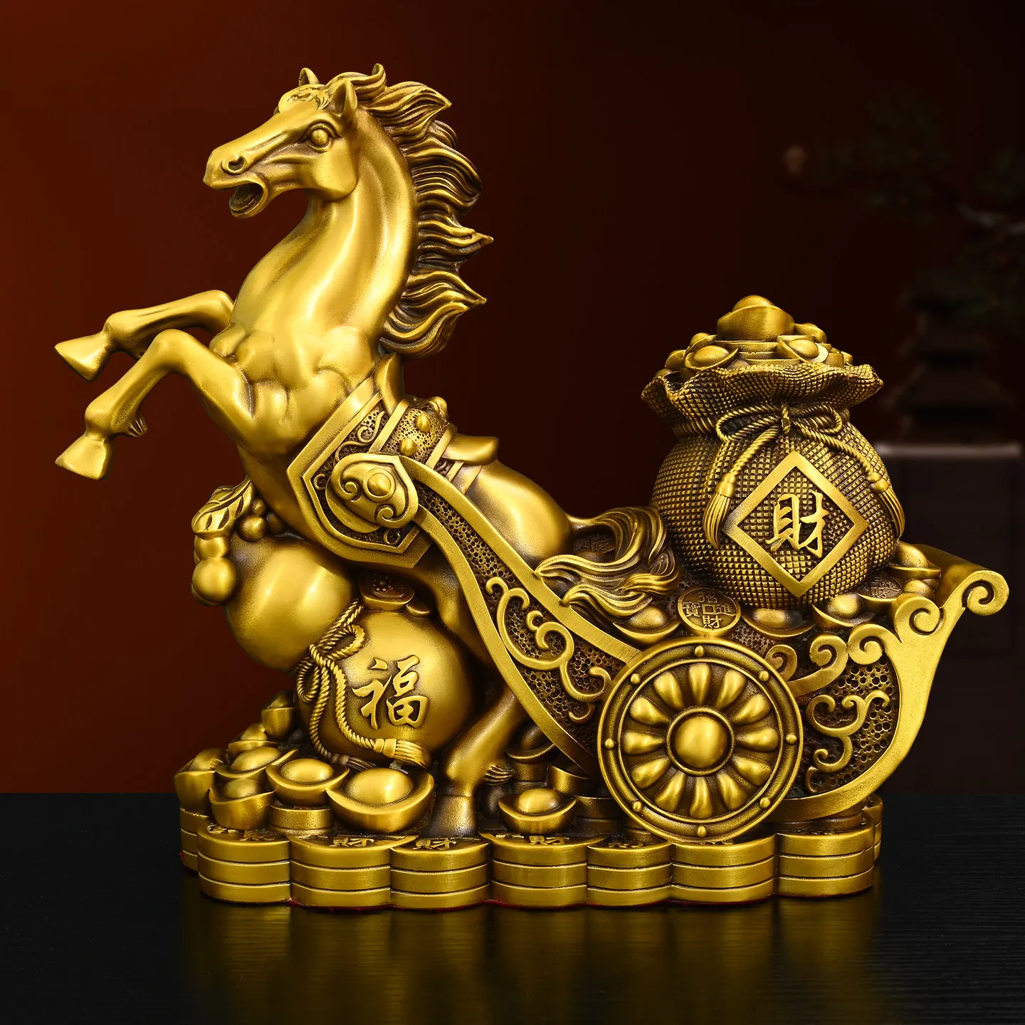 

Бронзовая статуэтка лошади, тянущей грушевидную тыкву: благоприятный настольный сувенир с конной тематикой и подарок на новоселье