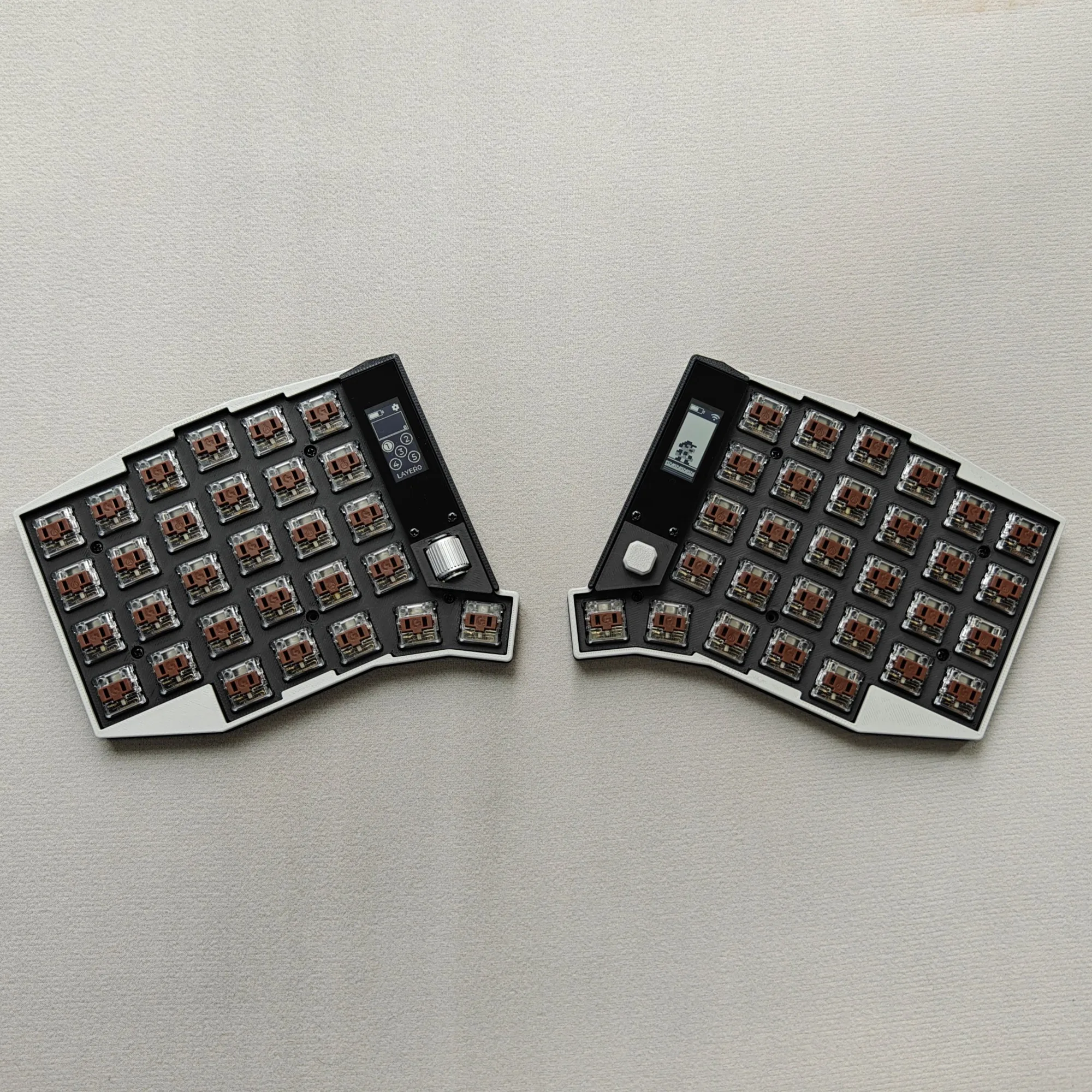 Sofle Split Keyboard Kit Kaih Low Profile Choc V1 Choc V2 Bluetooth /USB RGB Hot Swap Zmk Scheme Custom with Rocker Bar Screen