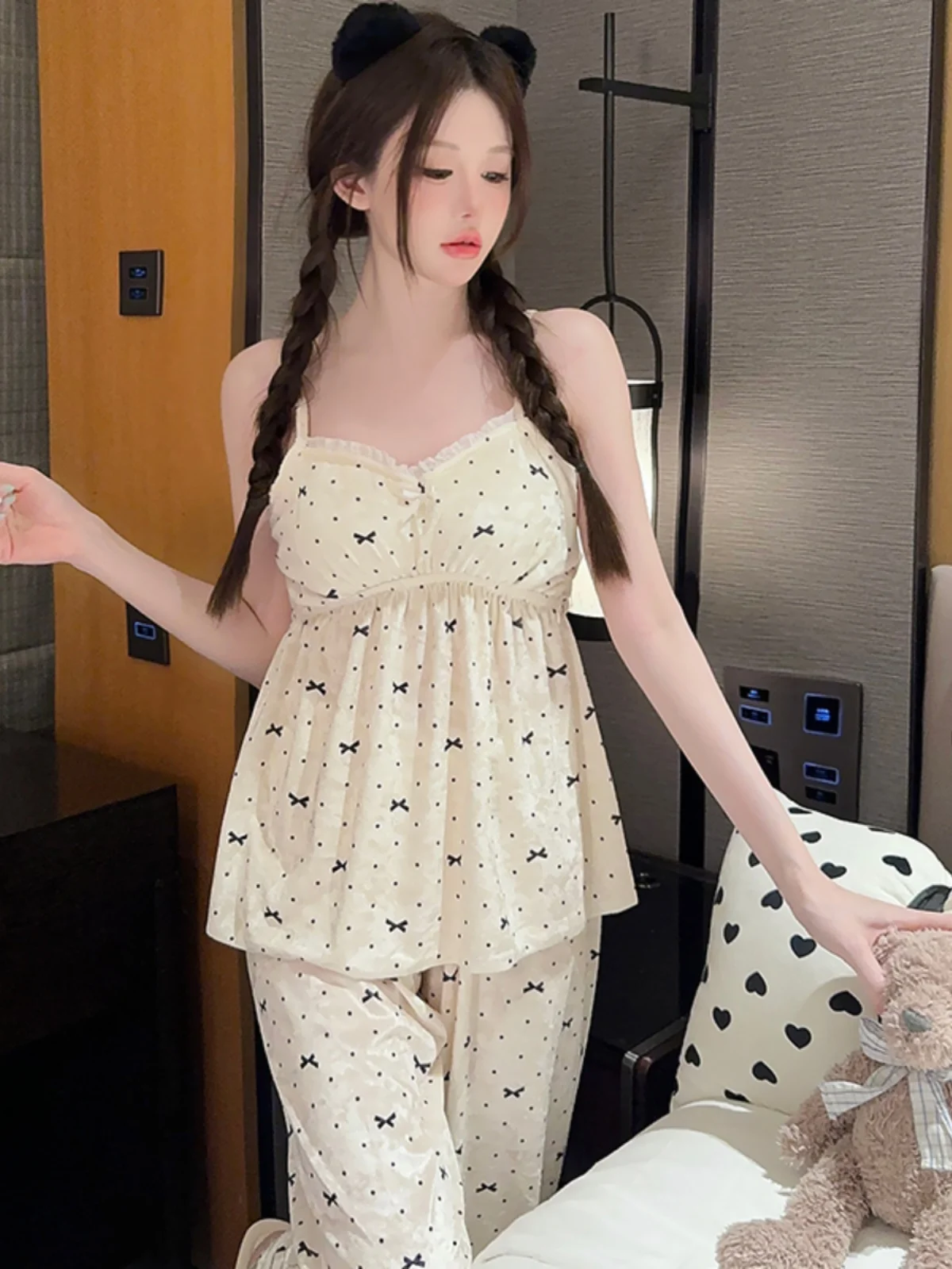 

Gold Velvet Tee-Piece Set with Removable Chest Pad Women's Sexy Sweet Small Fraance Sle Long Sve Home Clothes