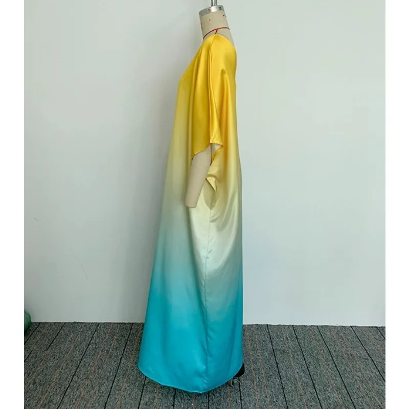 Kleid mit Farbverlauf und schräger Schulter für Damen, Frühling, Sommer, 2026, neue lockere Satin-Freizeit, Urlaub, Strand, elegante Kleider 182633