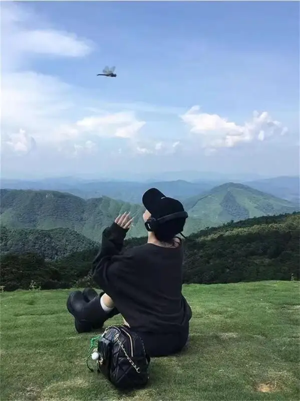 Sanrio новая милая толстовка с рисунком «Hello Kitty», толстовка с длинными рукавами и открытыми плечами для девочек, свободная толстовка с принтом на весну и осень