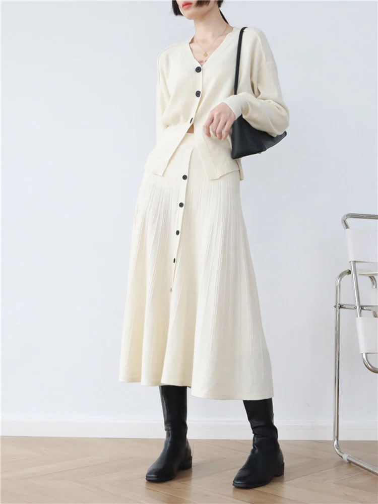 FANAN Set Rajutan Fashion 2 Potong Untuk Wanita Atasan V-Neck Kancing Tunggal + Rok A-line Pinggang Tinggi Wanita Musim Gugur 2025 Terbaru