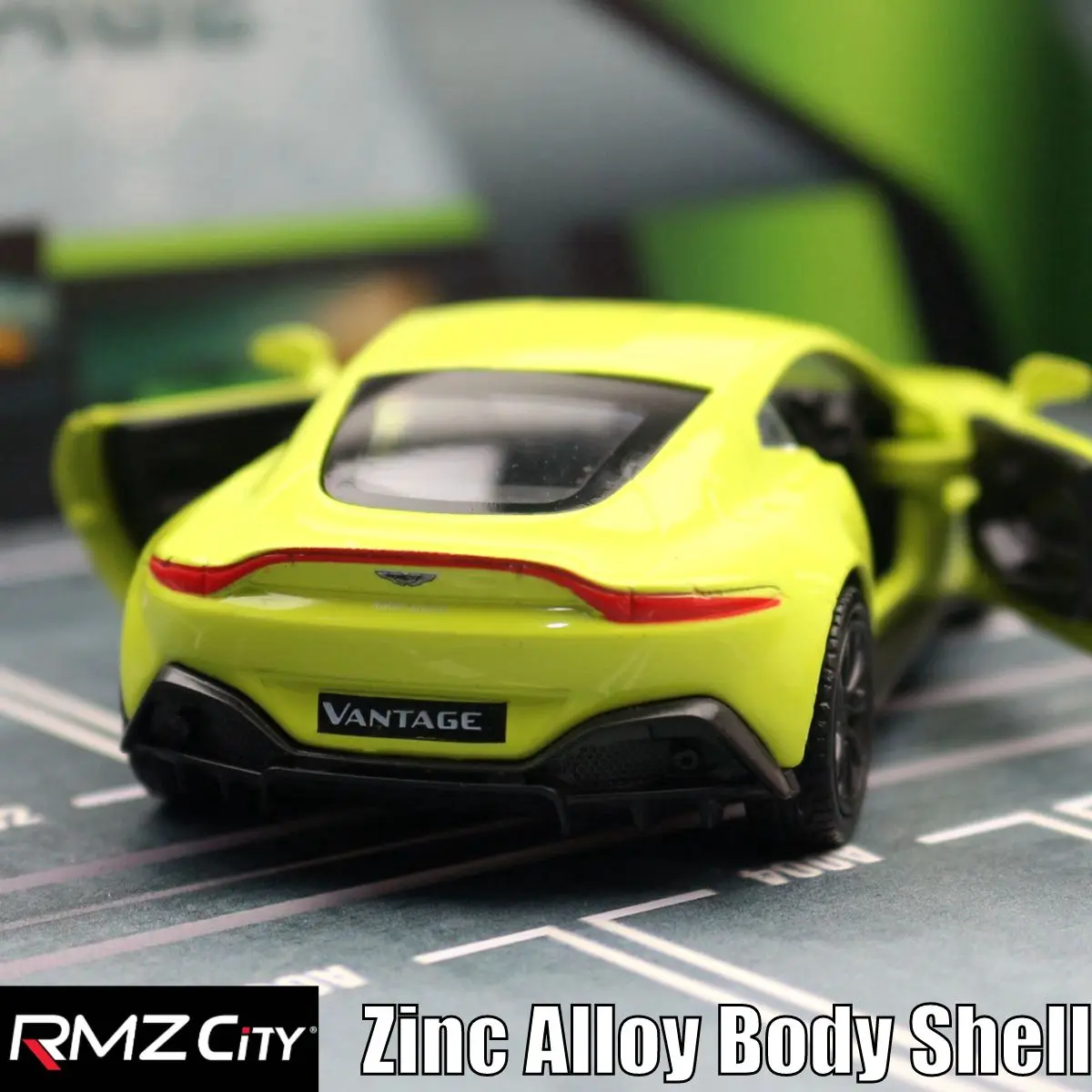 Aston Martin Vantage-Coche de juguete en miniatura para niños, modelo RMZ CiTY, ruedas libres, colección de aleación fundida, regalo para niños, 1/36