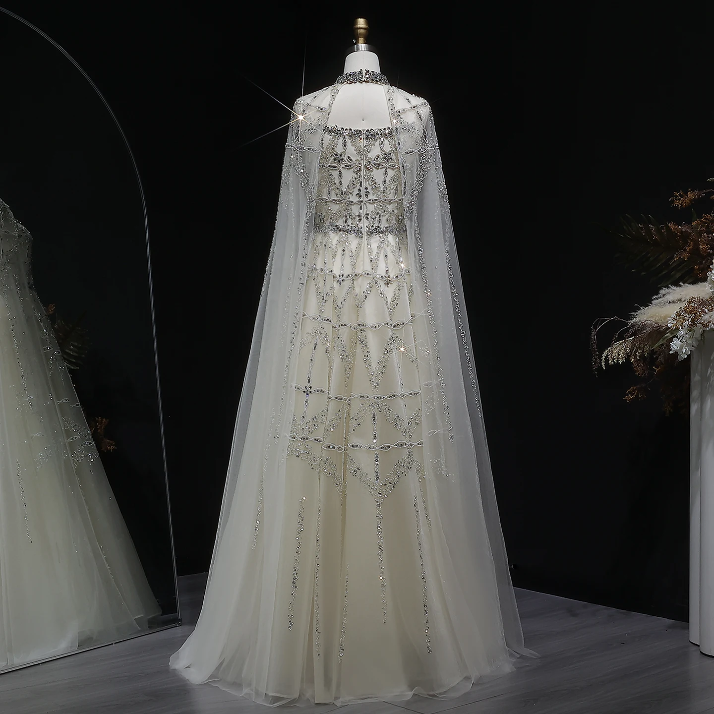 Sharon Said Elegantes A-Linien-Abendkleid mit Perlen und abnehmbarem Cape, Weinrot, Damen-Hochzeits-Party-Ballkleid SS486, Maßanfertigung – Detail 11