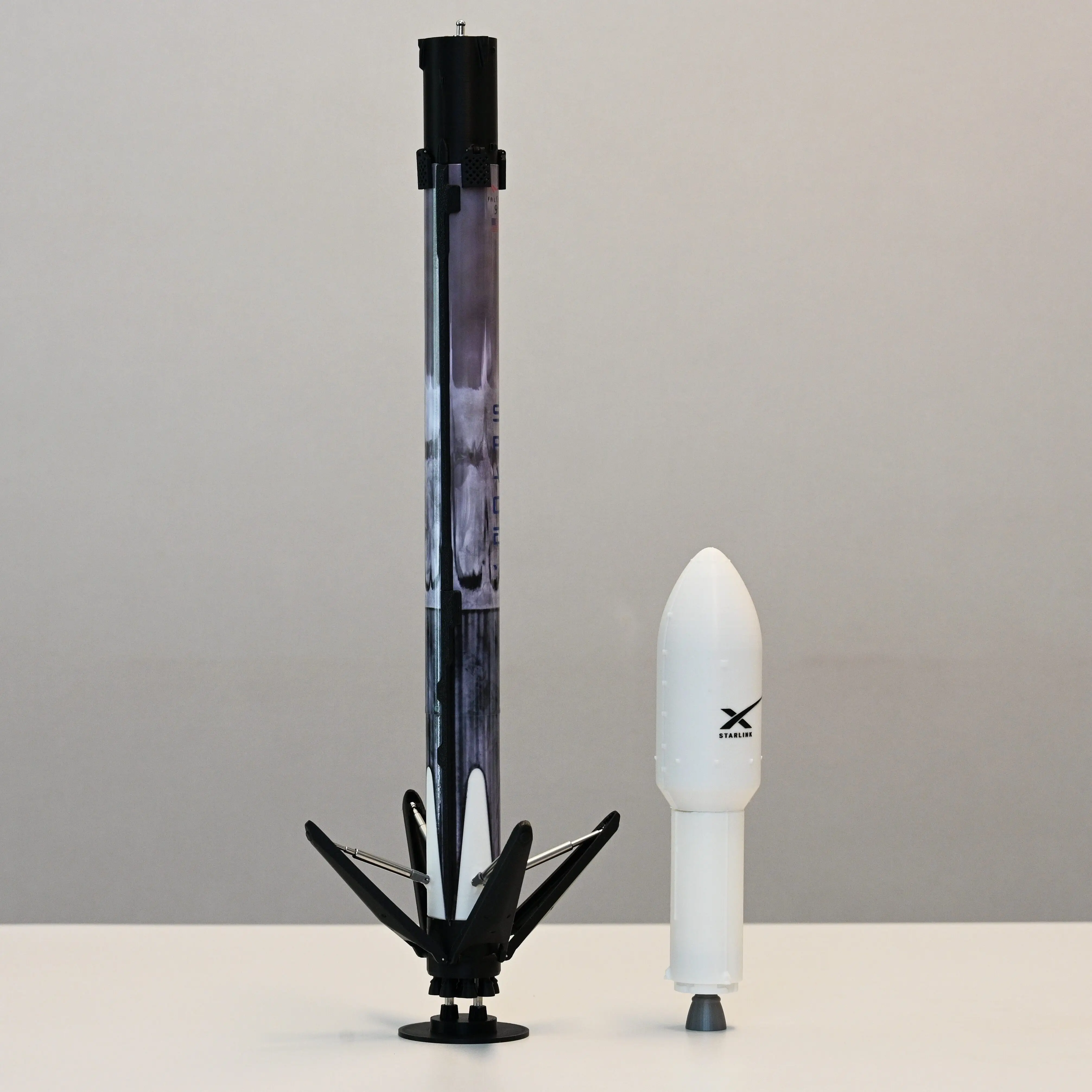 SpaceX Falcon 9 Block 5 rocket model, 3D printed, 60 cm, 1:120 scale, with recovery attitude reentry pattern
