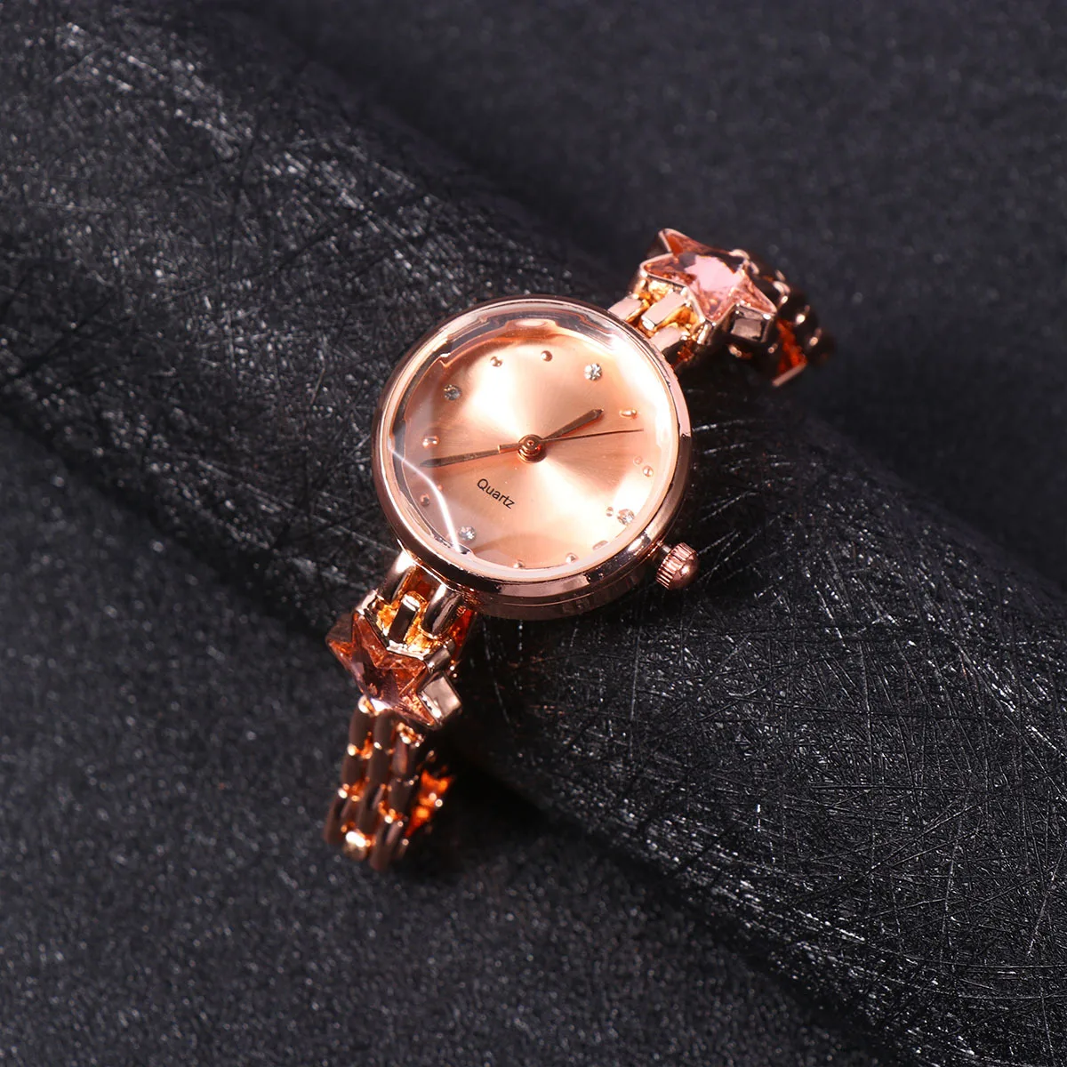 

Женские кварцевые часы из сплава в форме звезды, розовое золото, стразы, модные уникальные наручные часы, стильное украшение на запястье, женские часы