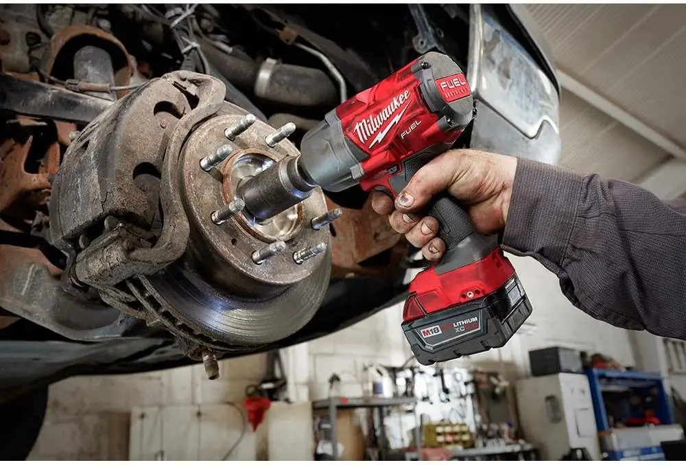 

Milwaukee M18 FUEL 18-Volt Lithium-Ion Brushless Cordless 1/2 in. Impact Wrench with Friction Ring Kit with One 5.0Ah Batteries