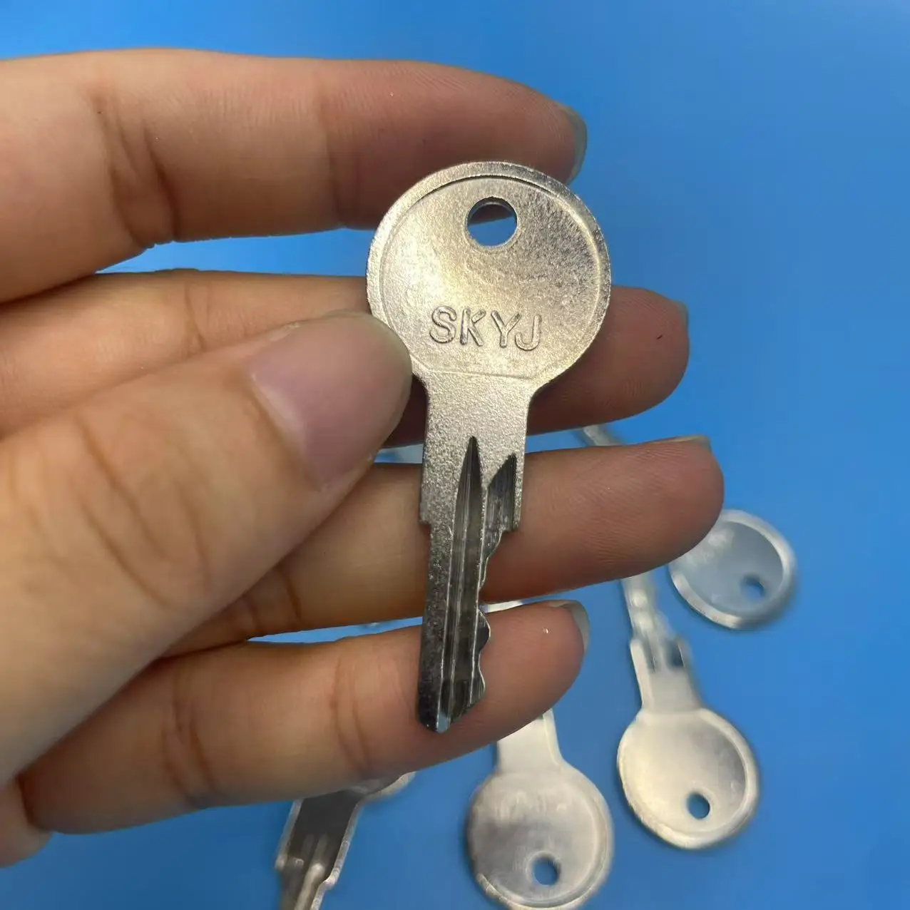 1/5/10PCS SKYJ Keys ELI80-0108 SKYJ-Key Compatible with Link Belt Compatible with SkyJack Compatible with Terex
