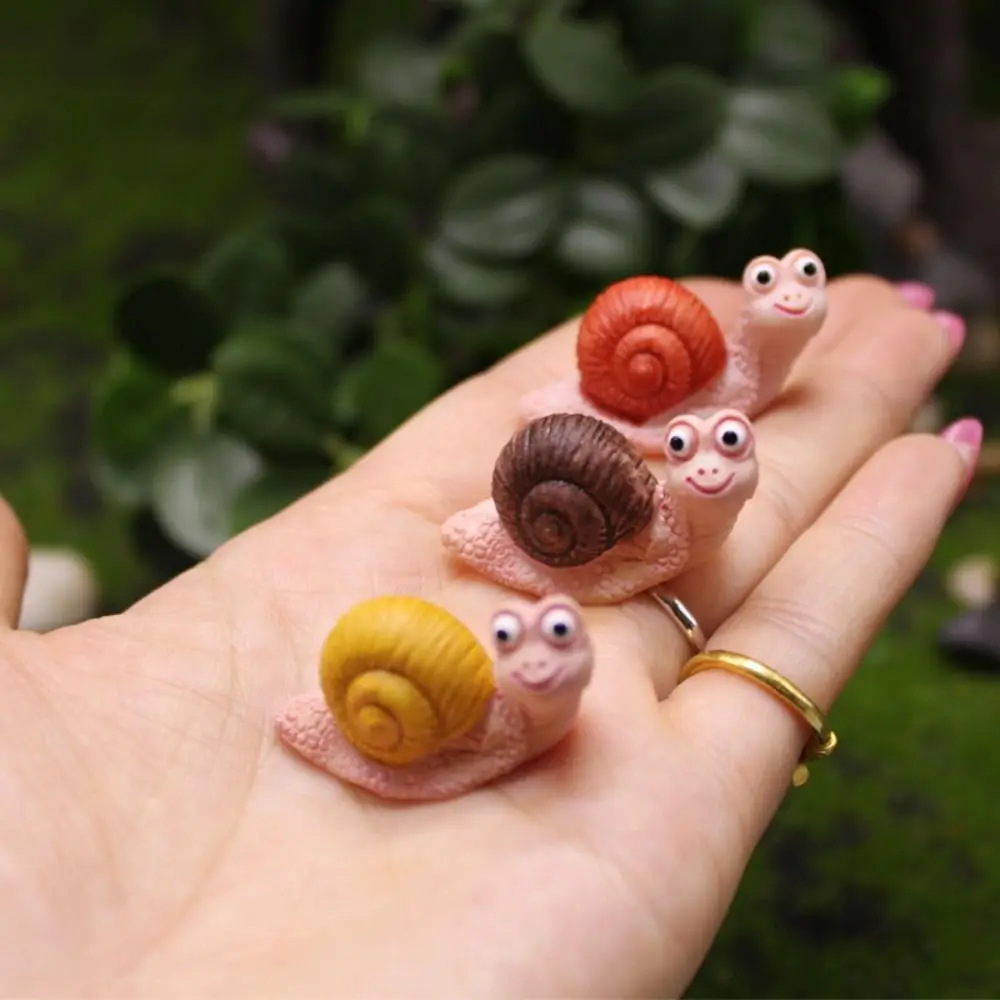 Simulation Small Snail Figurine Kawaii Cute Animal Mini Ornament Creative Resin Snail Model Outdoor